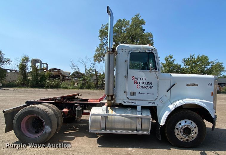 image for item DK6469 1987 Freightliner FLC  semi truck