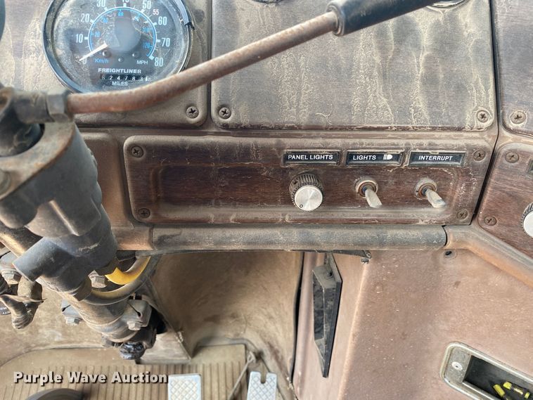 image for item DK6469 1987 Freightliner FLC  semi truck