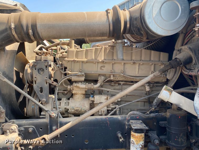 image for item DK6469 1987 Freightliner FLC  semi truck