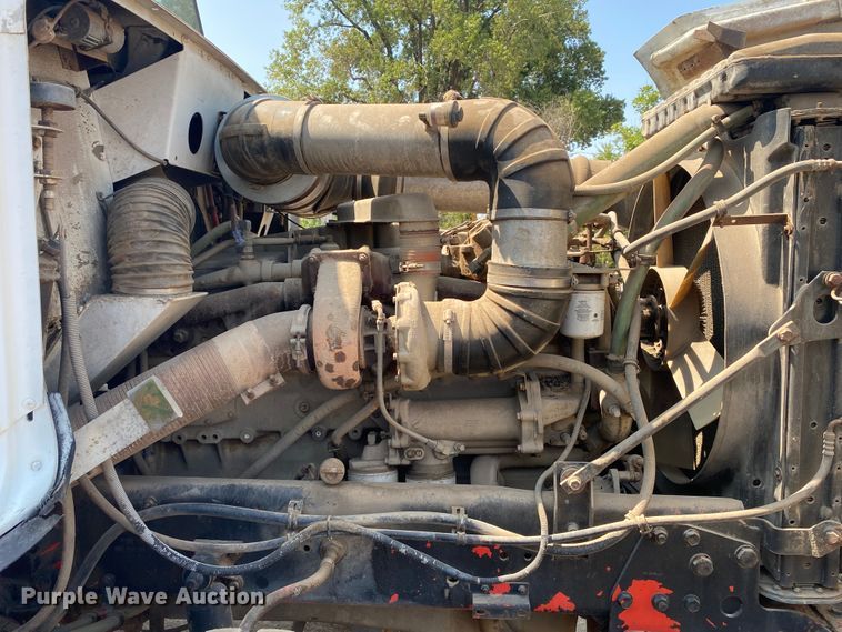 image for item DK6469 1987 Freightliner FLC  semi truck