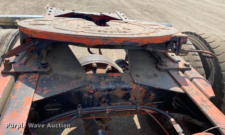 image for item DK6469 1987 Freightliner FLC  semi truck