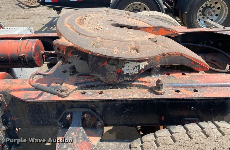 image for item DK6469 1987 Freightliner FLC  semi truck