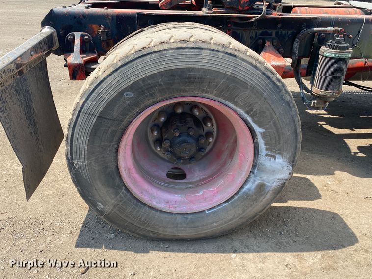 image for item DK6469 1987 Freightliner FLC  semi truck