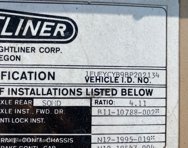 image for item DK6469 1987 Freightliner FLC  semi truck