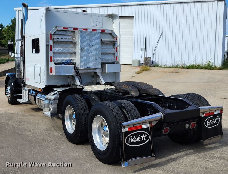 image for item DL6688 2015 Peterbilt 389  semi truck
