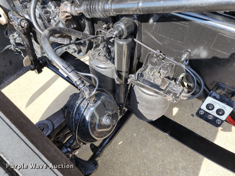 image for item DL6688 2015 Peterbilt 389  semi truck