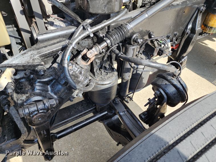 image for item DL6688 2015 Peterbilt 389  semi truck