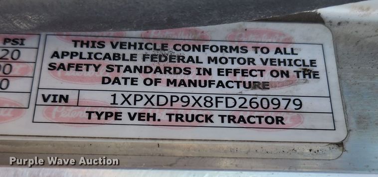 image for item DL6688 2015 Peterbilt 389  semi truck