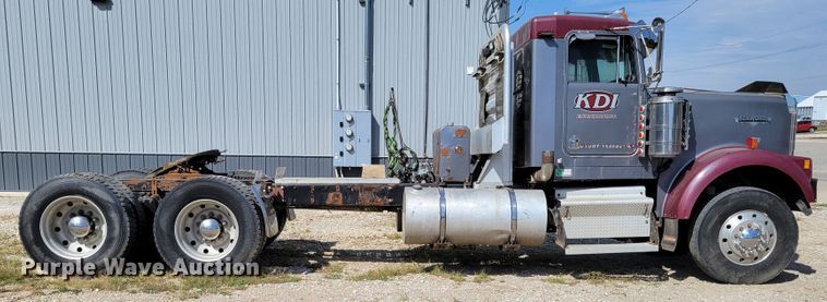 image for item DM2477 1988 Kenworth W900B  semi truck