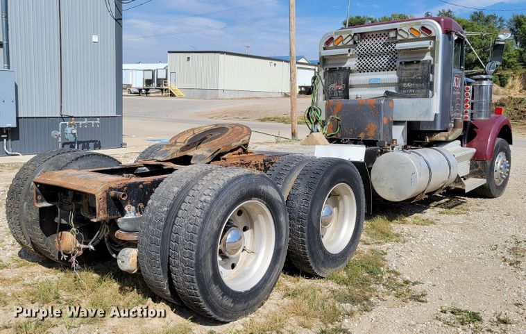 image for item DM2477 1988 Kenworth W900B  semi truck