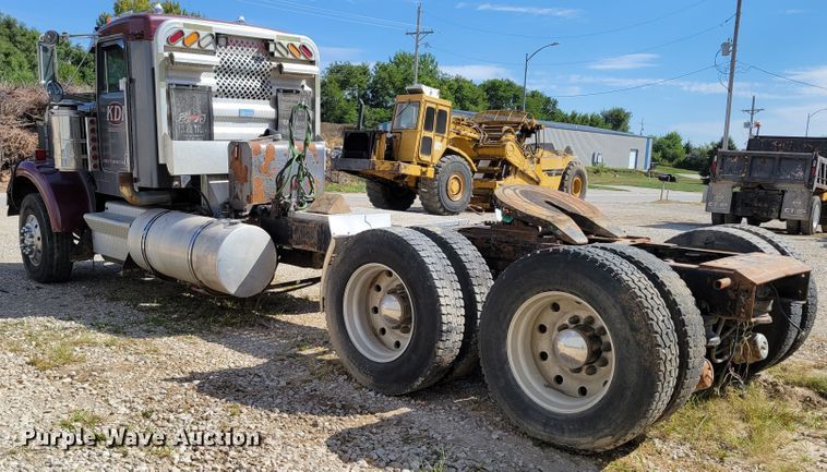 image for item DM2477 1988 Kenworth W900B  semi truck