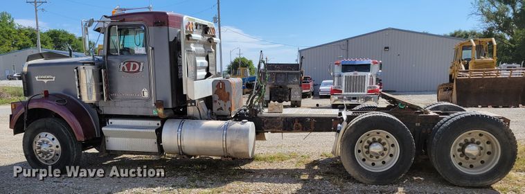 image for item DM2477 1988 Kenworth W900B  semi truck