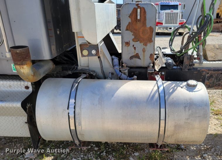 image for item DM2477 1988 Kenworth W900B  semi truck