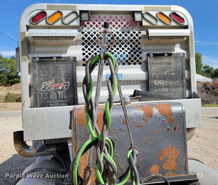 image for item DM2477 1988 Kenworth W900B  semi truck