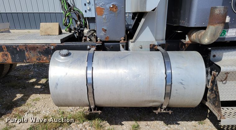 image for item DM2477 1988 Kenworth W900B  semi truck