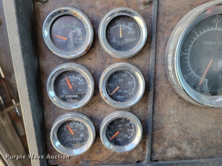 image for item DM2477 1988 Kenworth W900B  semi truck