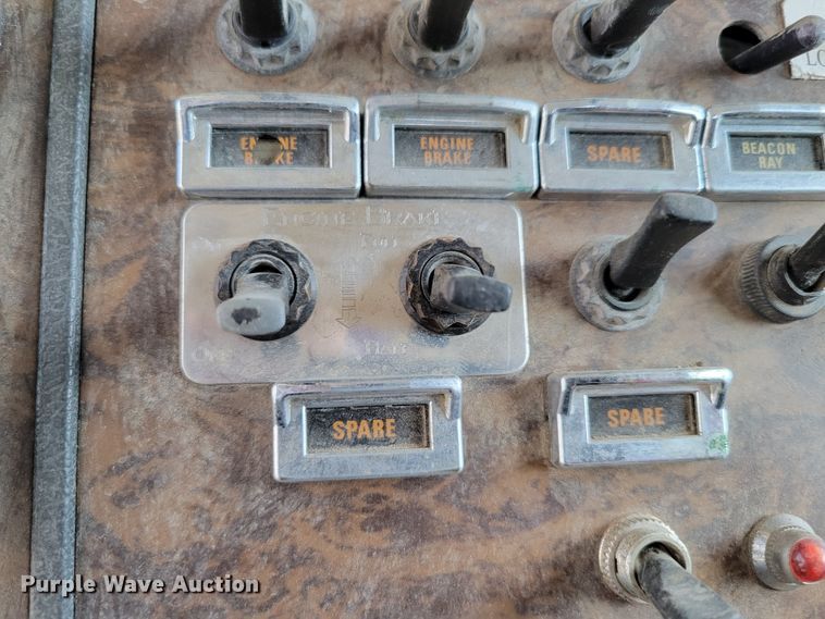 image for item DM2477 1988 Kenworth W900B  semi truck