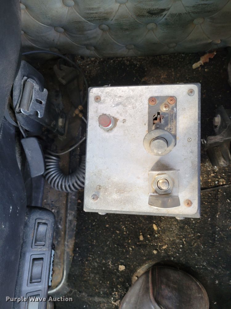 image for item DM2477 1988 Kenworth W900B  semi truck