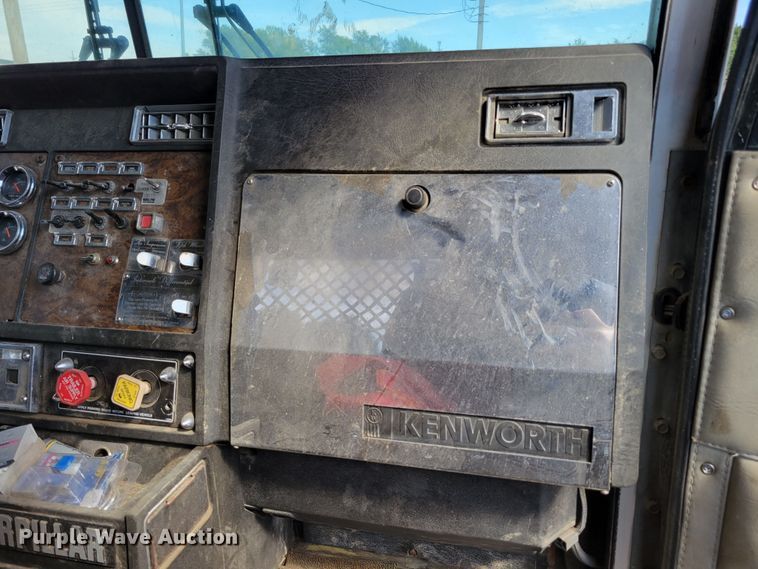 image for item DM2477 1988 Kenworth W900B  semi truck