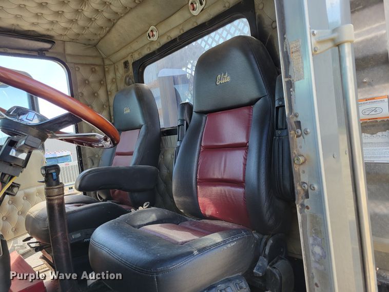 image for item DM2477 1988 Kenworth W900B  semi truck