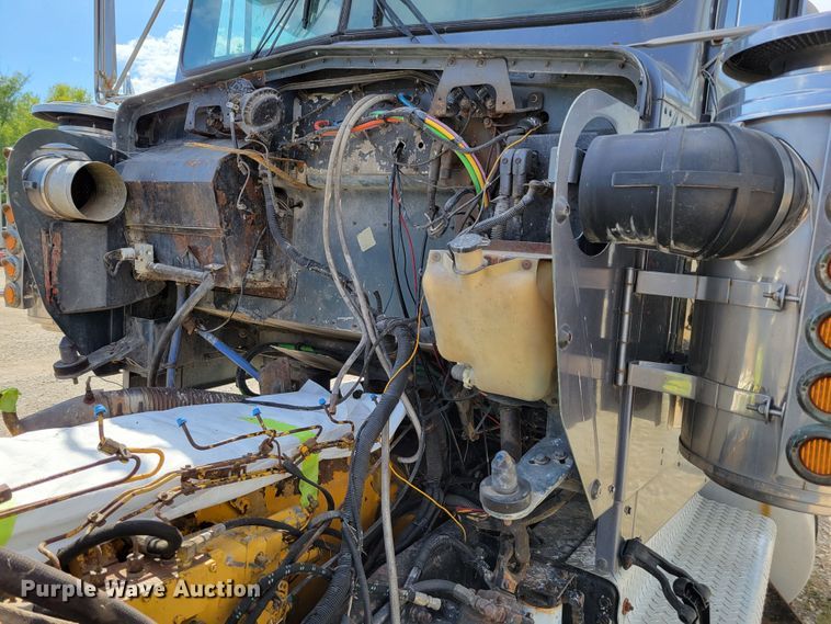 image for item DM2477 1988 Kenworth W900B  semi truck