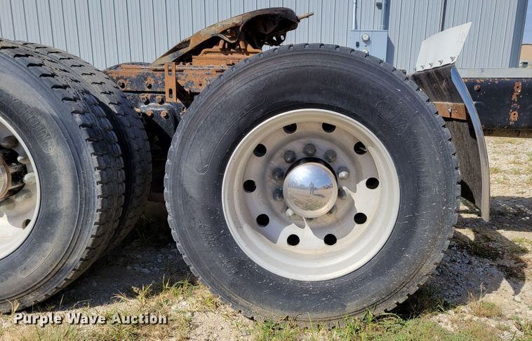 image for item DM2477 1988 Kenworth W900B  semi truck