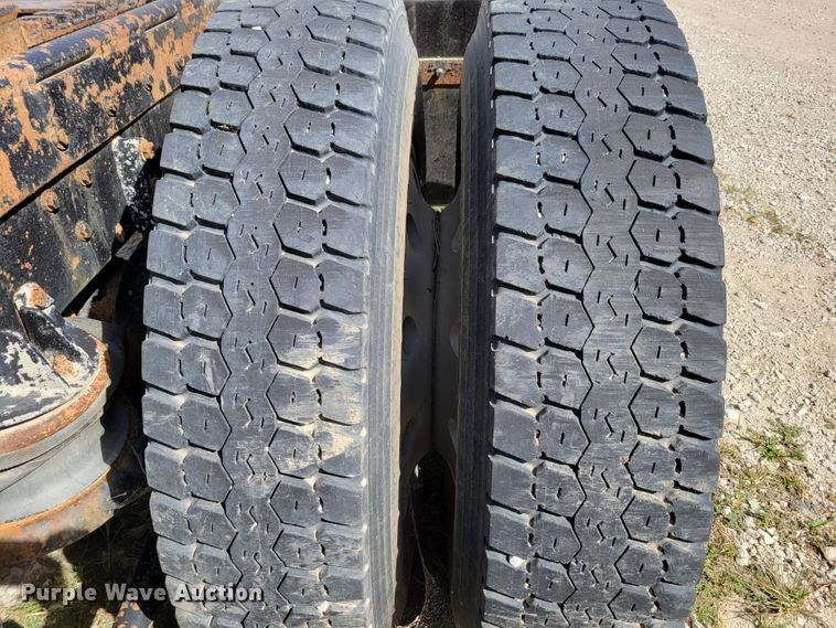 image for item DM2477 1988 Kenworth W900B  semi truck