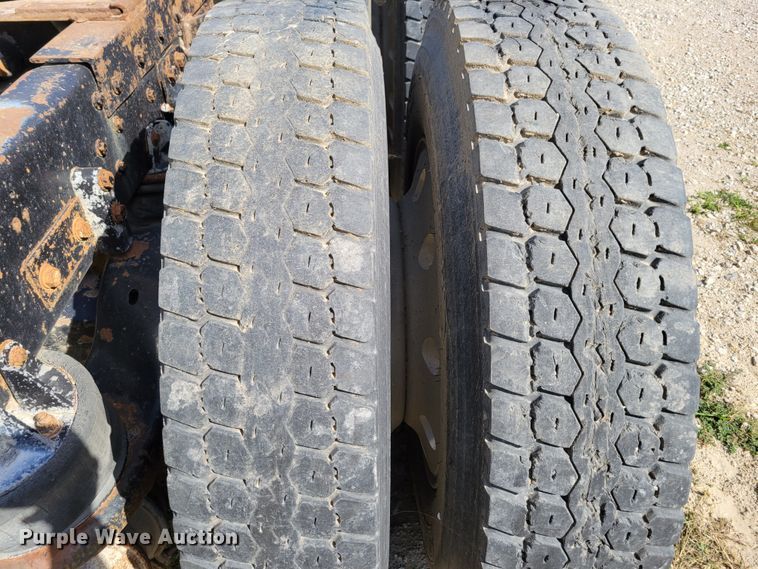 image for item DM2477 1988 Kenworth W900B  semi truck