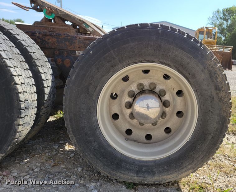 image for item DM2477 1988 Kenworth W900B  semi truck