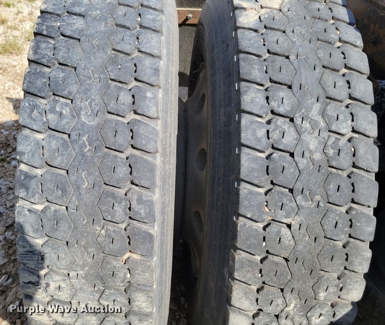 image for item DM2477 1988 Kenworth W900B  semi truck