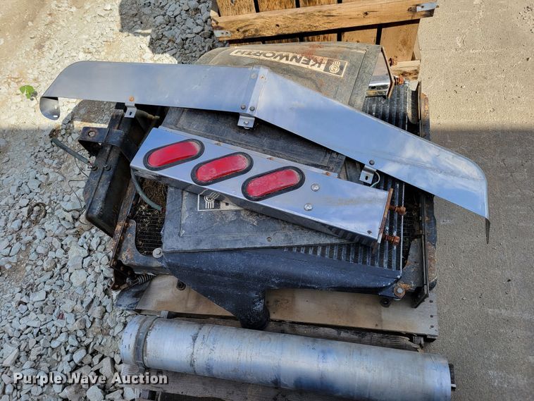 image for item DM2477 1988 Kenworth W900B  semi truck