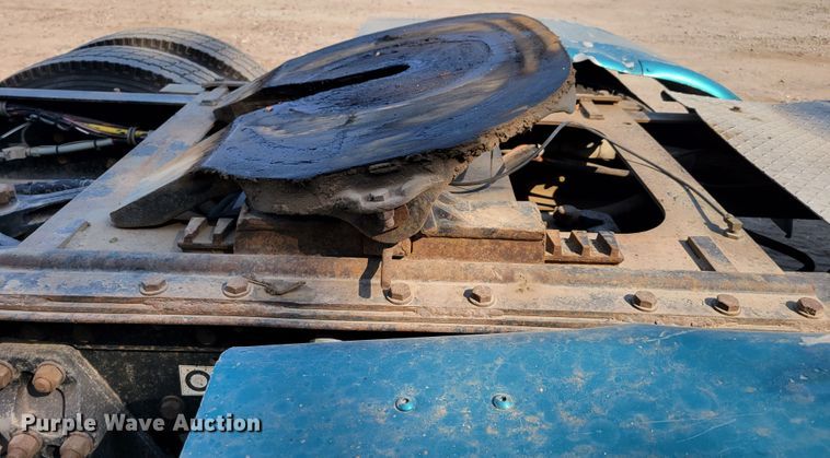 image for item DM8031 2001 Kenworth T800  semi truck