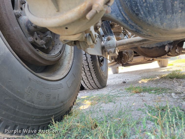 image for item DM8031 2001 Kenworth T800  semi truck