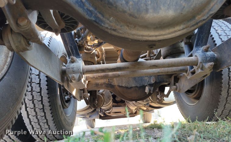 image for item DM8031 2001 Kenworth T800  semi truck