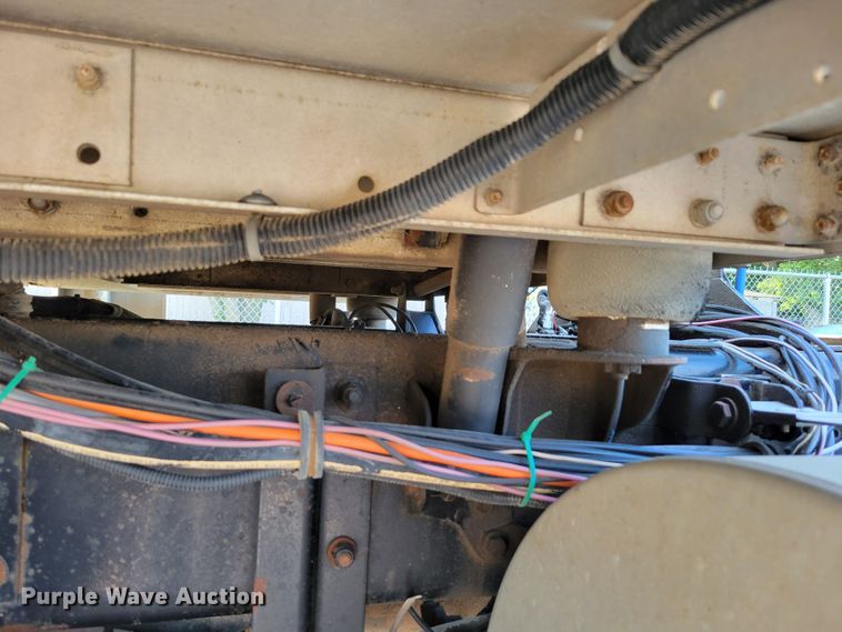 image for item DM8031 2001 Kenworth T800  semi truck