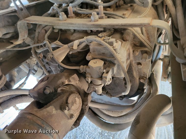 image for item DM8031 2001 Kenworth T800  semi truck