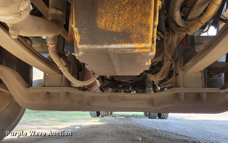 image for item DM8031 2001 Kenworth T800  semi truck