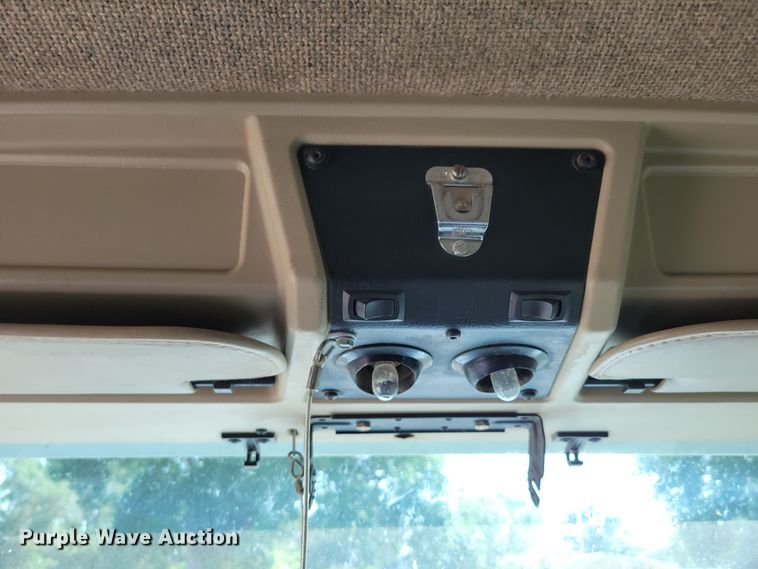 image for item DM8031 2001 Kenworth T800  semi truck