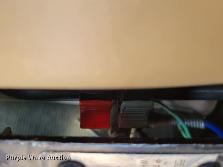 image for item DM8031 2001 Kenworth T800  semi truck