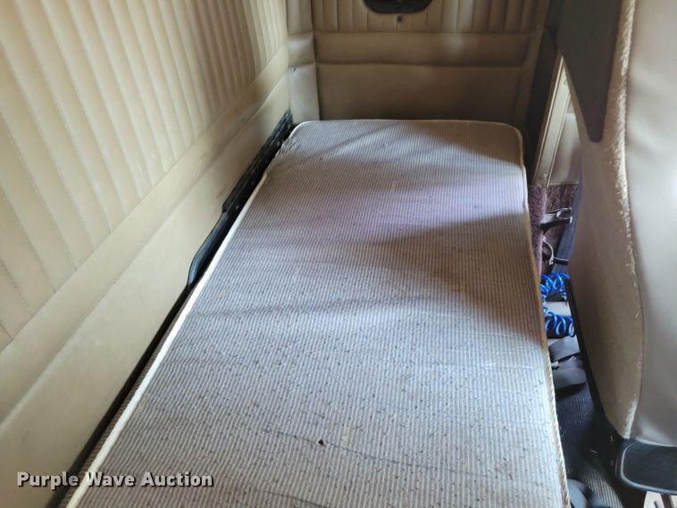 image for item DM8031 2001 Kenworth T800  semi truck