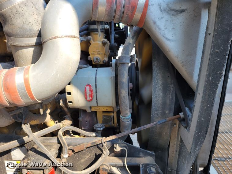 image for item DM8031 2001 Kenworth T800  semi truck