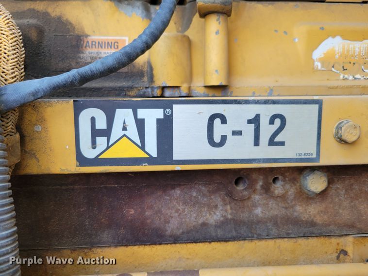 image for item DM8031 2001 Kenworth T800  semi truck