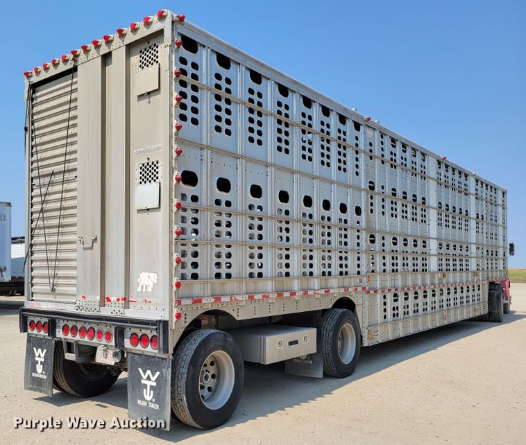 image for item DM8040 2002 Wilson PSDCL-311  livestock trailer