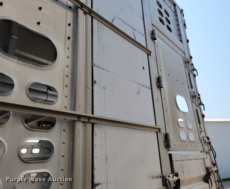 image for item DM8040 2002 Wilson PSDCL-311  livestock trailer