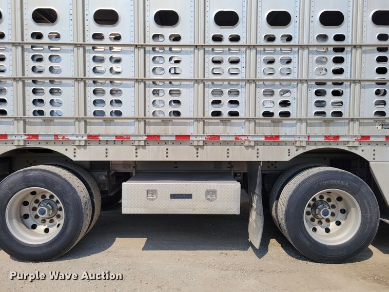image for item DM8040 2002 Wilson PSDCL-311  livestock trailer