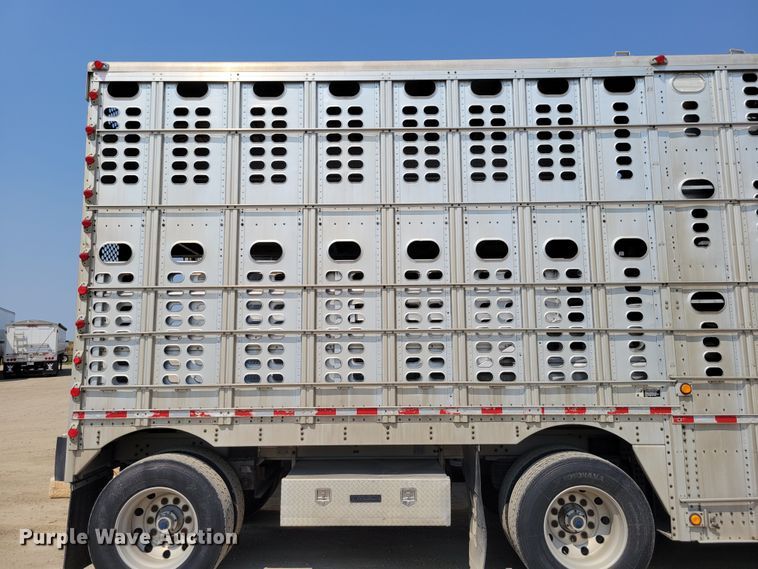 image for item DM8040 2002 Wilson PSDCL-311  livestock trailer