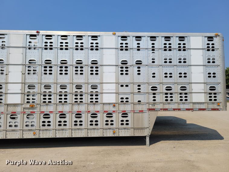 image for item DM8040 2002 Wilson PSDCL-311  livestock trailer