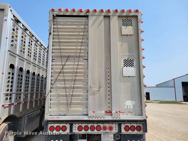 image for item DM8040 2002 Wilson PSDCL-311  livestock trailer