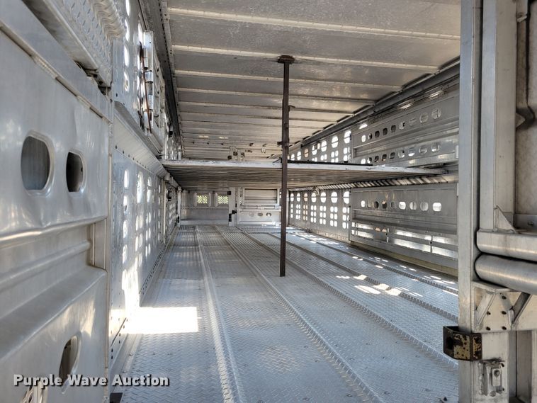 image for item DM8040 2002 Wilson PSDCL-311  livestock trailer