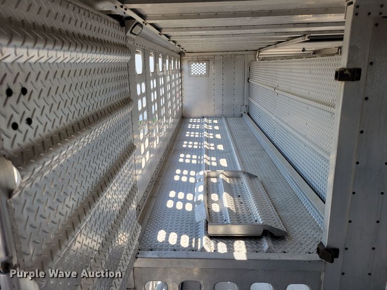 image for item DM8040 2002 Wilson PSDCL-311  livestock trailer